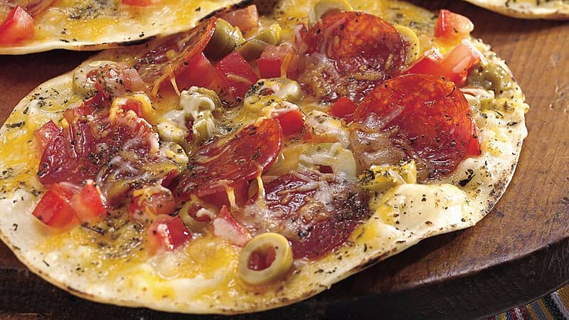 Grilled Crisp & Crust Pizzas Recipe - Old El Paso