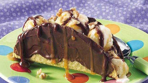 Vanille-Glace-Tacos mit Schokoladenüberguss