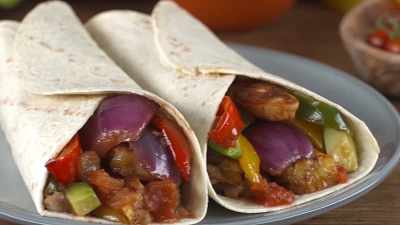 Halloumi Fajitas Recipe - Mexican Recipes - Old El Paso