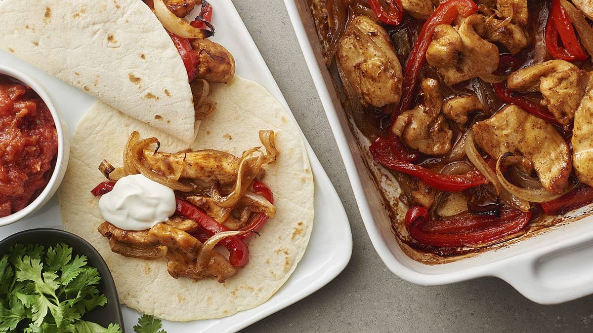 Easy Chicken Fajitas - Mexican Recipes - Old El Paso