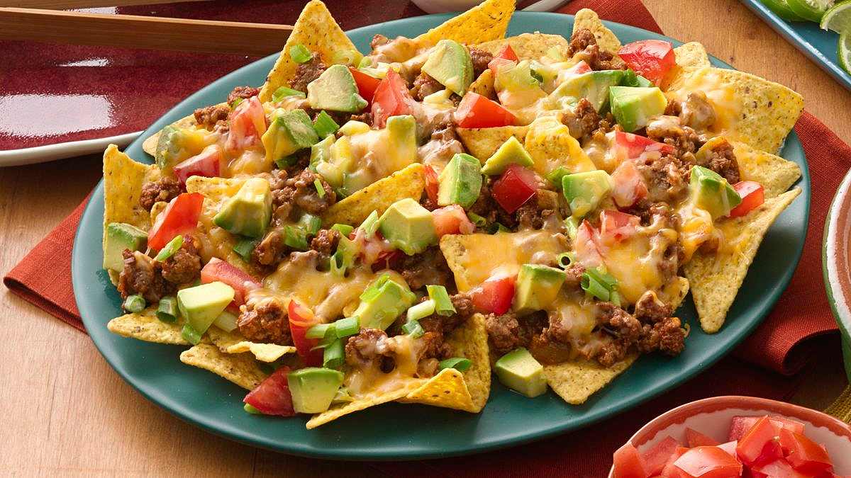 Easy Beef Nachos [www.oldelpaso.com]