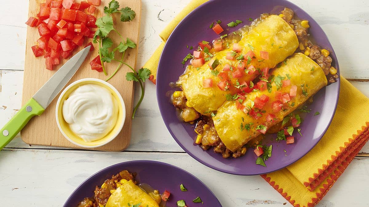 Green Chile Beef Enchiladas - Mexican Recipes - Old El Paso