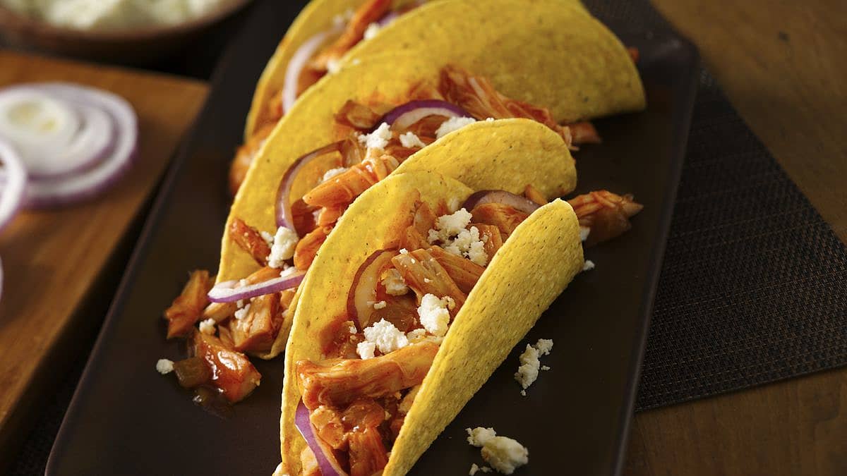 Chicken Tinga Tacos - Mexican Recipes - Old El Paso
