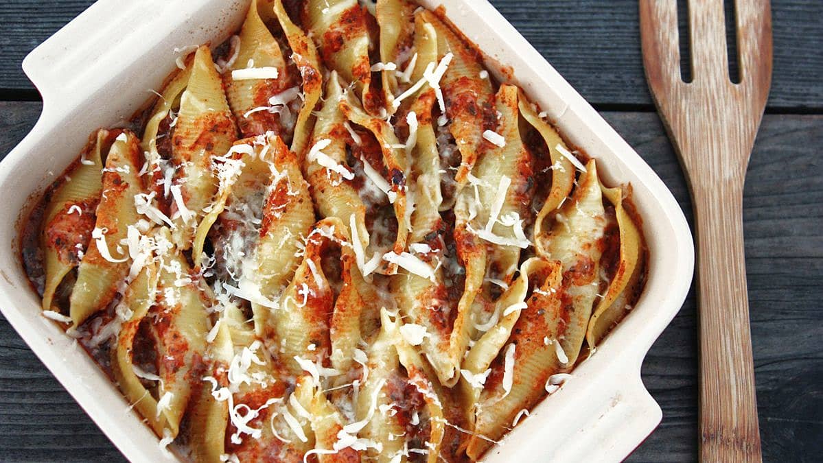 Mexican-Style Stuffed Shells with Salsa Roja Recipe from Old El Paso ...